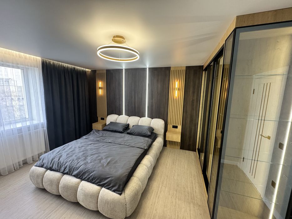 Продаж 3-к квартири по вул . Яреми