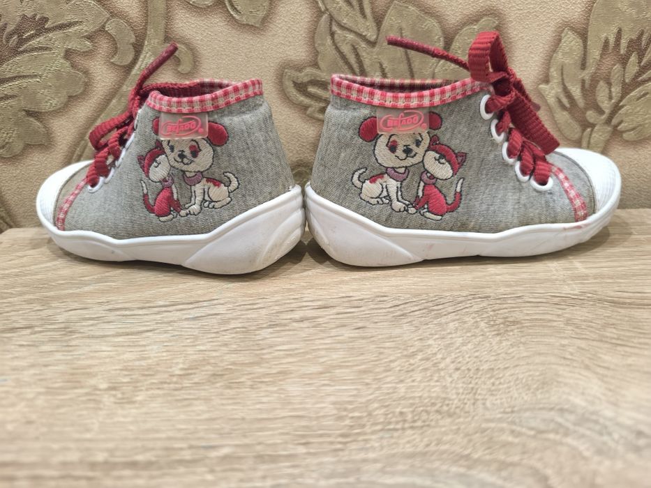 Продам дитячі трикотажні кеди для дівчинки