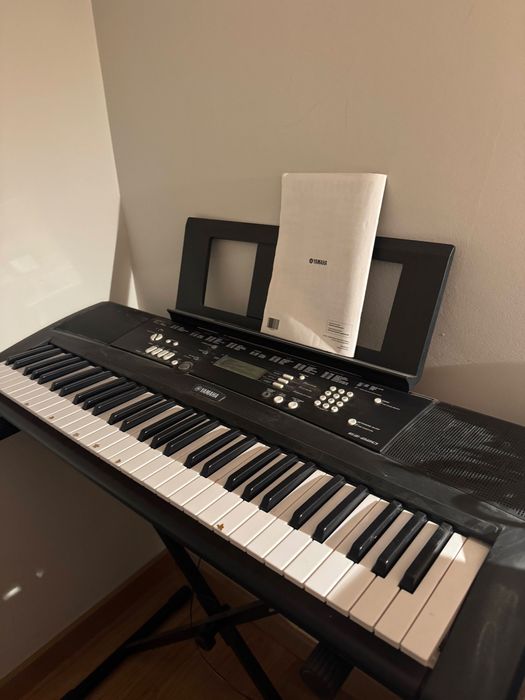 Teclado Yamaha EZ-220