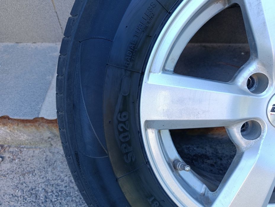 Комплект коліс 4 шт. R15 5x114.3 титанові диски та практично нова гума