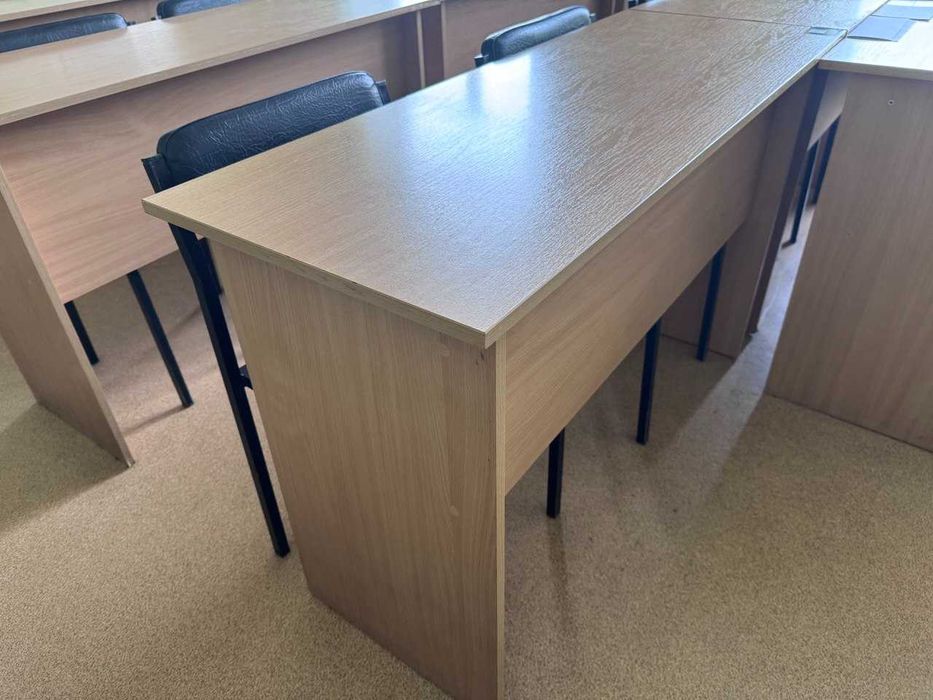 продам двухмісні парти та стільці в ідеальному стані (практично нові)