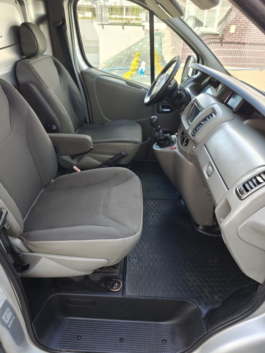 Opel Vivaro L2H1 2.5CDTI LIFT klimatyzacja kamera cofania