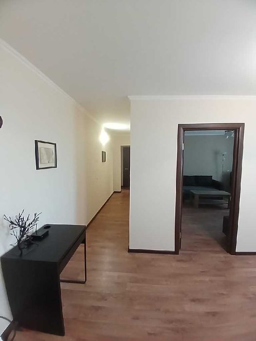 Будинок 2002 року Вул.Бальзака,4. ТРЦ «Глобал UA» 3к.кв. 7й пов. 90 м2