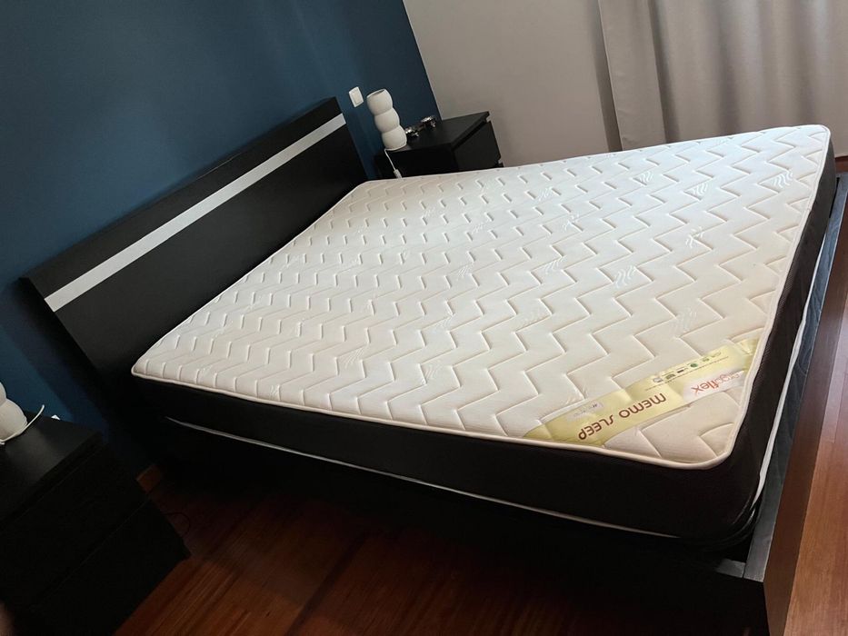 Cama casal com estrado + colchão