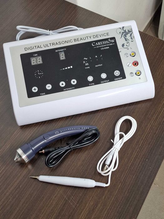 Masażer ultradźwiękowy do twarzy z 2 różnymi sondami