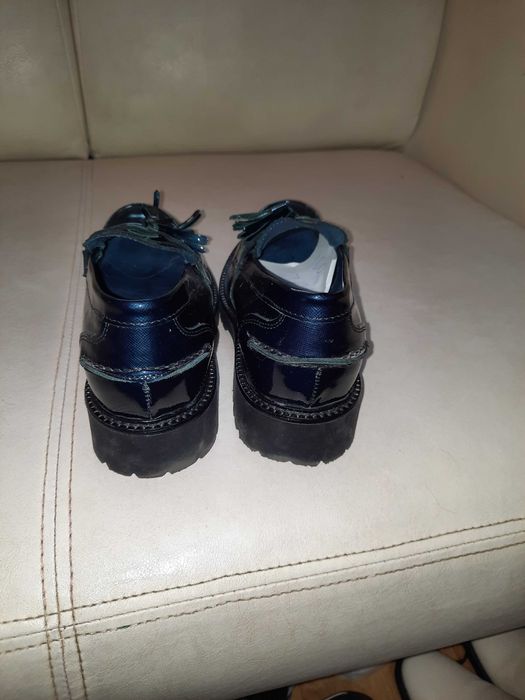Buty damskie lakierowane