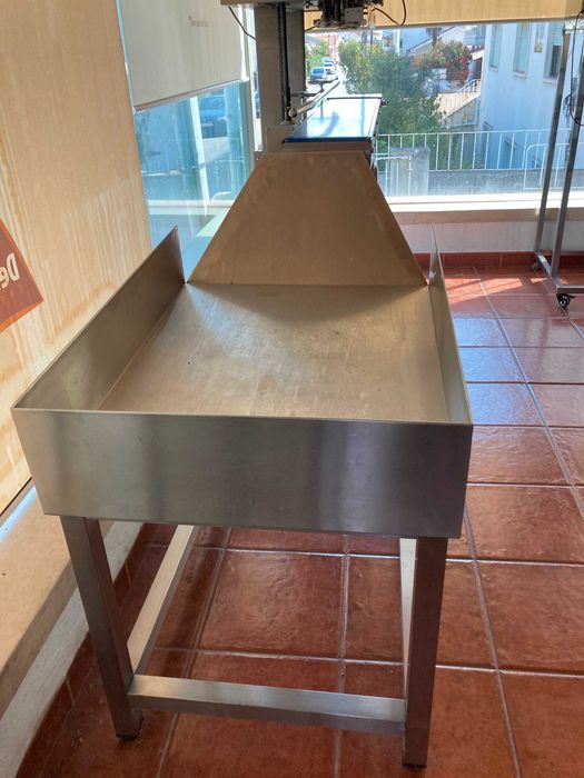 Mesa de Acumulação para Final de Linha de Embalamento (Inox)