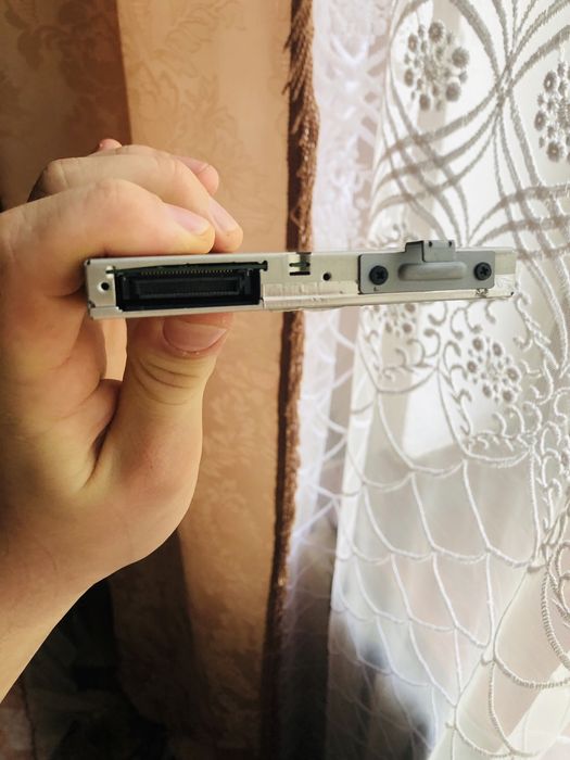 Продам ссд-250гб оперативна память-2гб дисковод.