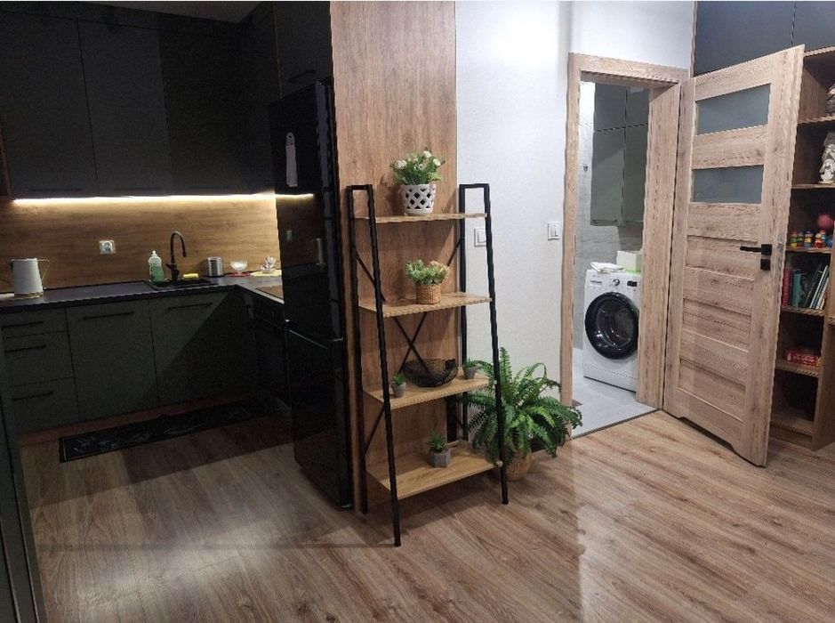 Wynajmę mieszkanie sypialnia, salon z kuchnią cena z oplatami I piętro