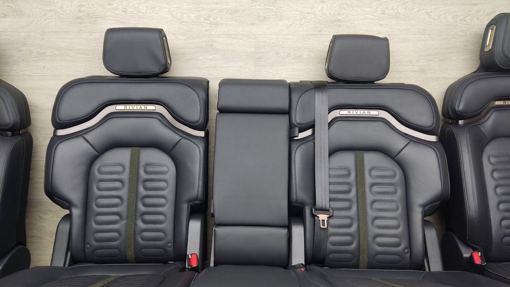 Сидіння водія пасажира задній диван 2-3 ряди сидінь Rivian R1S Gen2 24