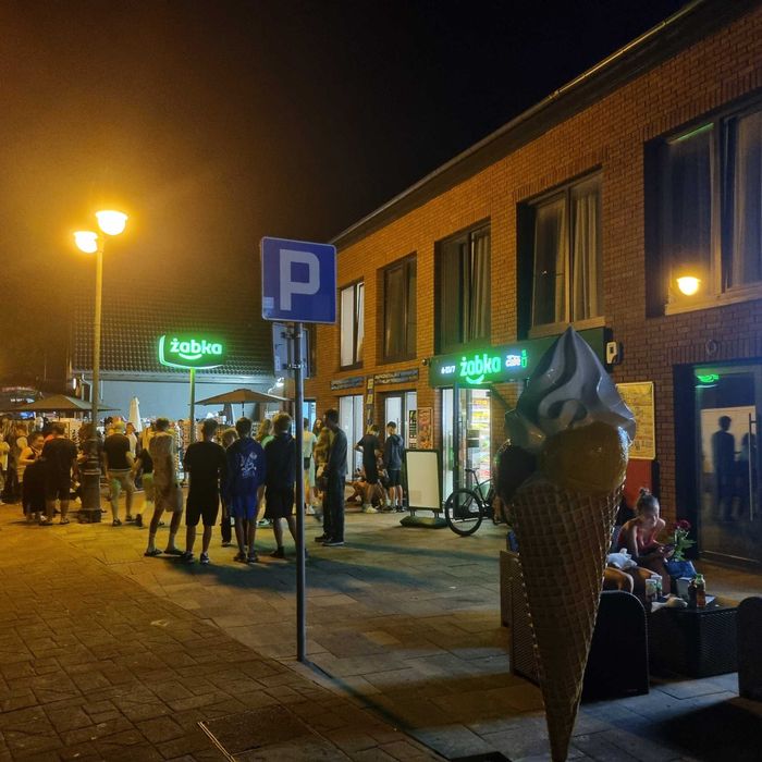 Lokal handlowo-usługowy do wynajęcia Pobierowo Centrum