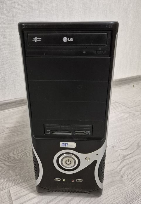 Корпус ПК та все що в ньому