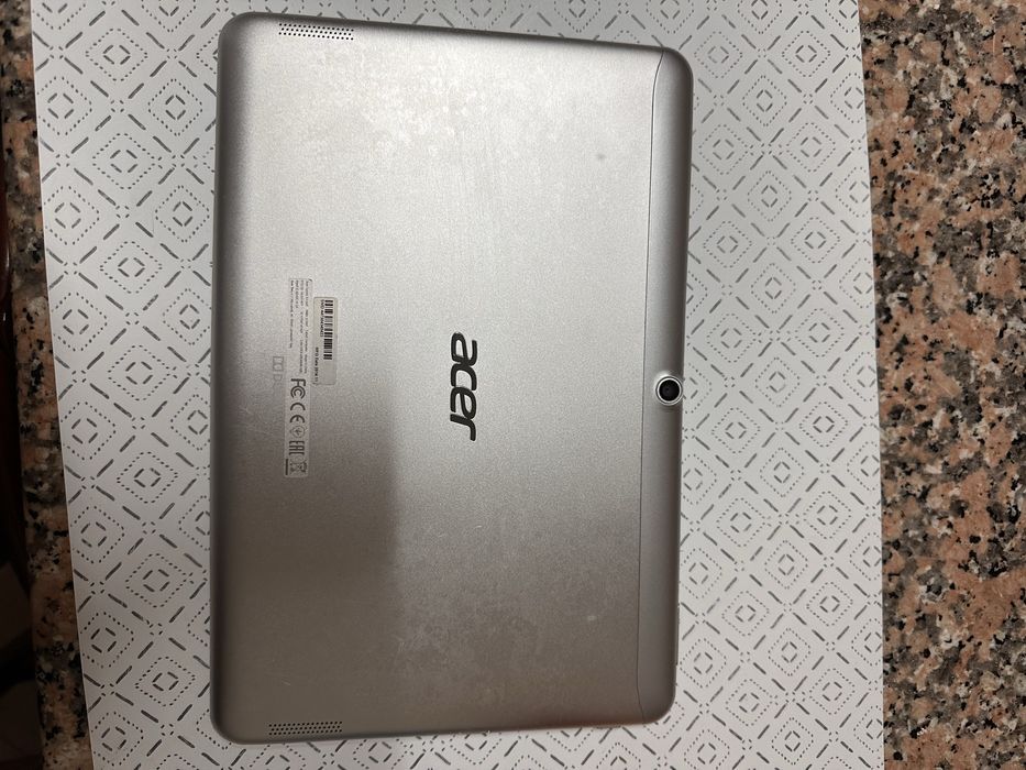 Tablet Acer Iconia Tab 10, modelo A3-A20, com ecrã de 10,1”
