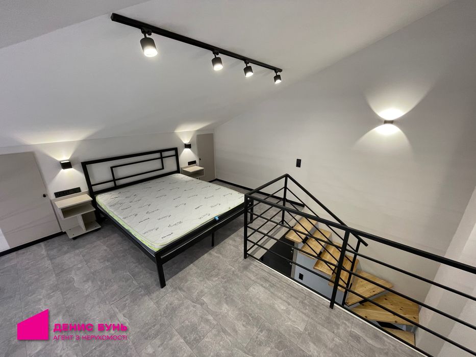 Продам стильную, двухуровневую квартиру в центре города