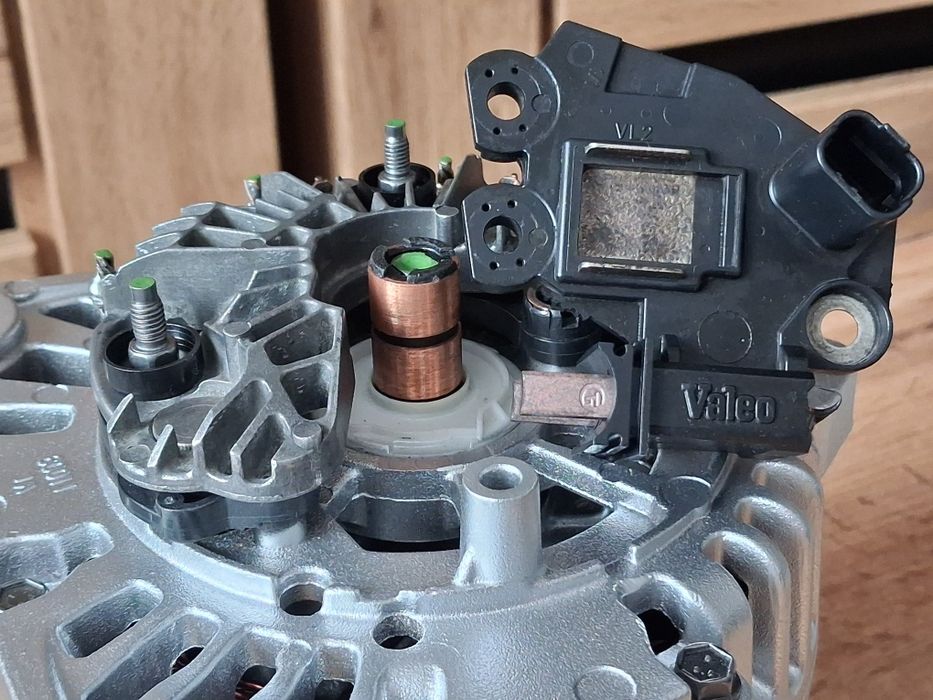 Alternator Valeo 110A Megane II 1.4 1.5 1.6 Scenic 2 Dacia Duster HS