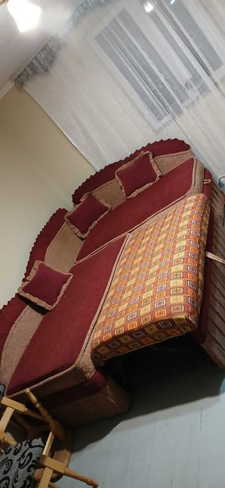 Диван кутовий рожевий