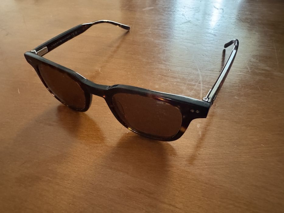 Vendo óculos de sol Tommy Hillfiger
