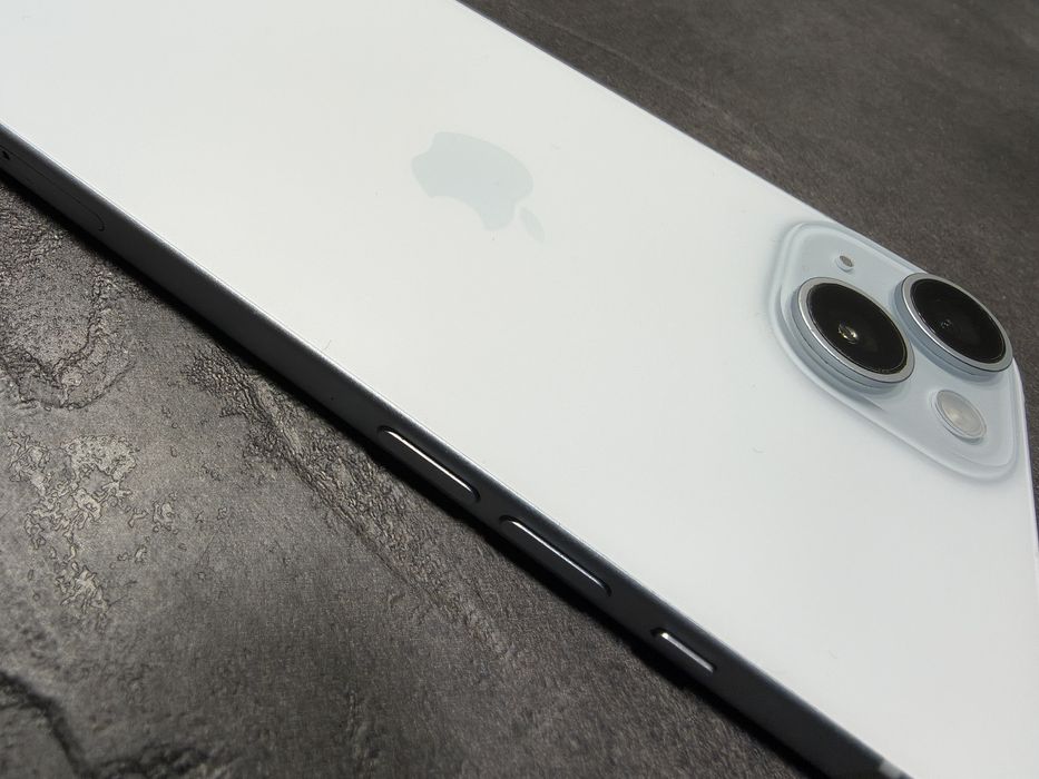 iPhone 15 128GB | Błękitny | Stan idealny | 2 etui GRATIS