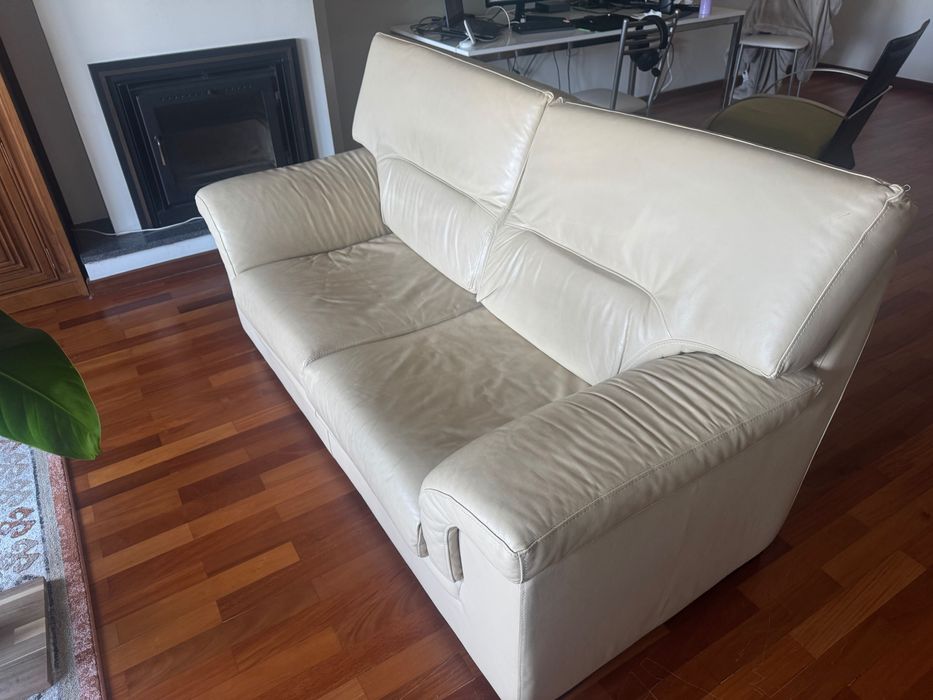 2 sofás em pele bege - excelente estado e muito confortáveis