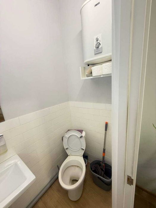 Продаж комерційного приміщення 76 кв.м. в р-ні Поділля - Слов'янка.