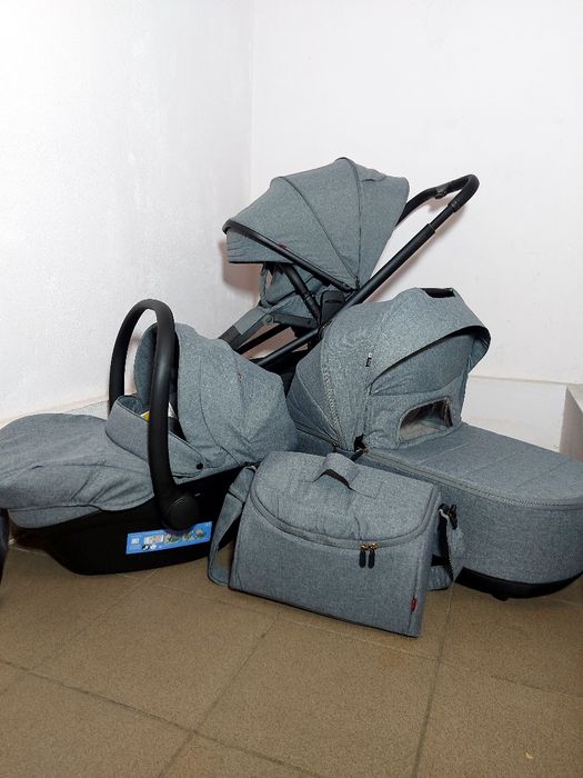 Коляска модель 2025 року  CARRELLO epica  3/1 також 2/1