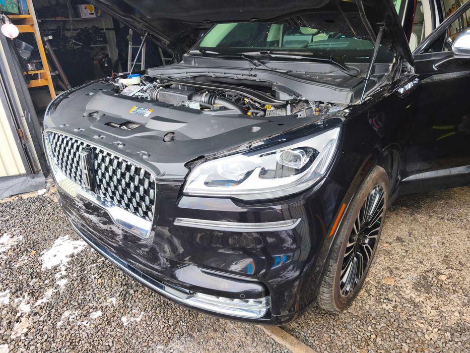 Lincoln aviator кузов взборі двері ляда крило капот бампер арка гриль