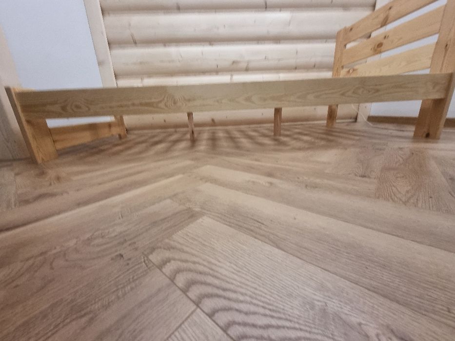 Łóżko Sosnowe  Mocne Lakierowane  [ nie IKEA ]  90/200  Hotelowe