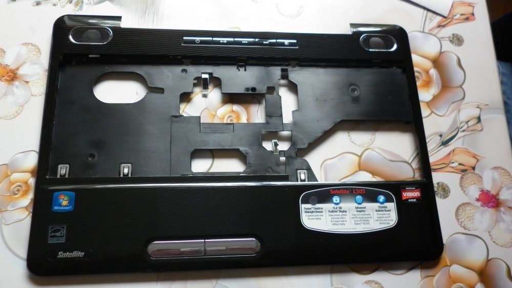 Крышка корпуса Toshiba 505,500 ( матрицы, тачпада , верхняя )