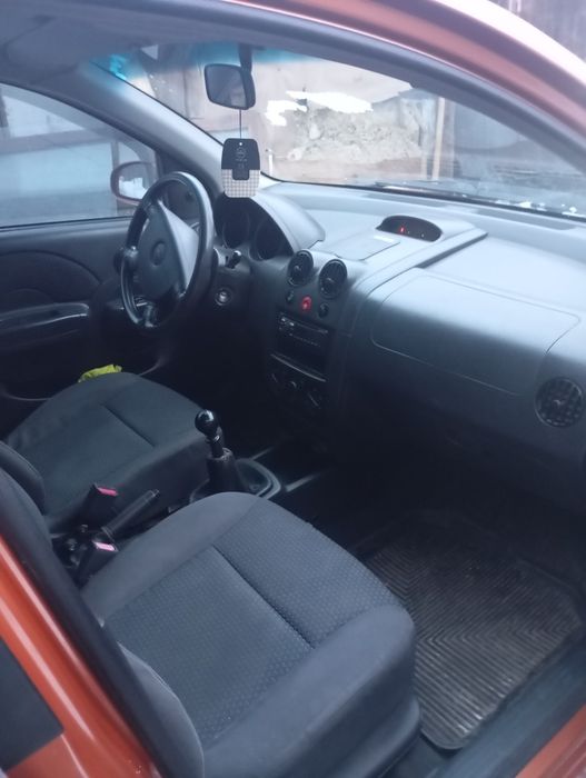 Продається.        Шевроле авео     газ , бензин