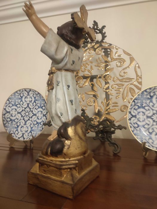 Arte Sacra - menino Jesus em pianha