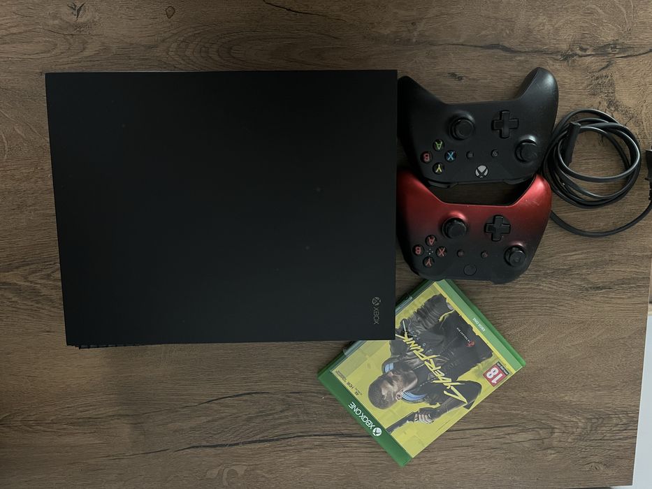 Xbox One X + dwa pady + cyberpunk