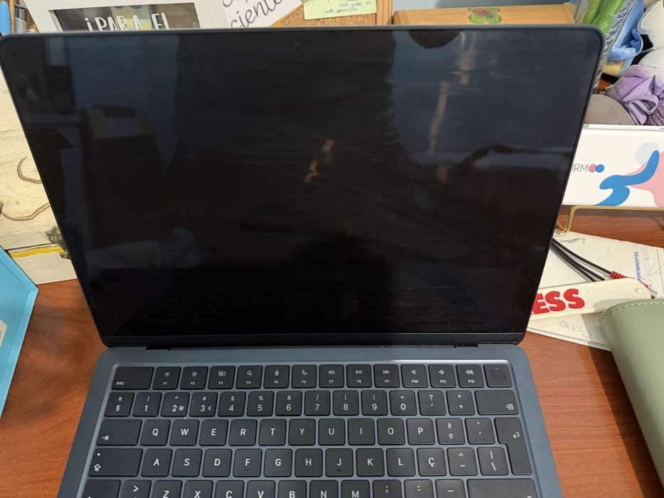 Macbock air M3 8gb 256ssd