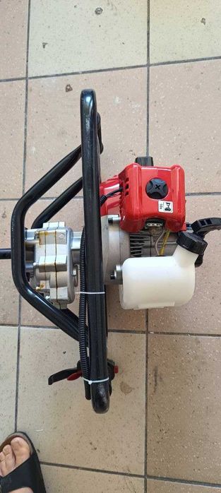 świder spalinowy Meec Tools.