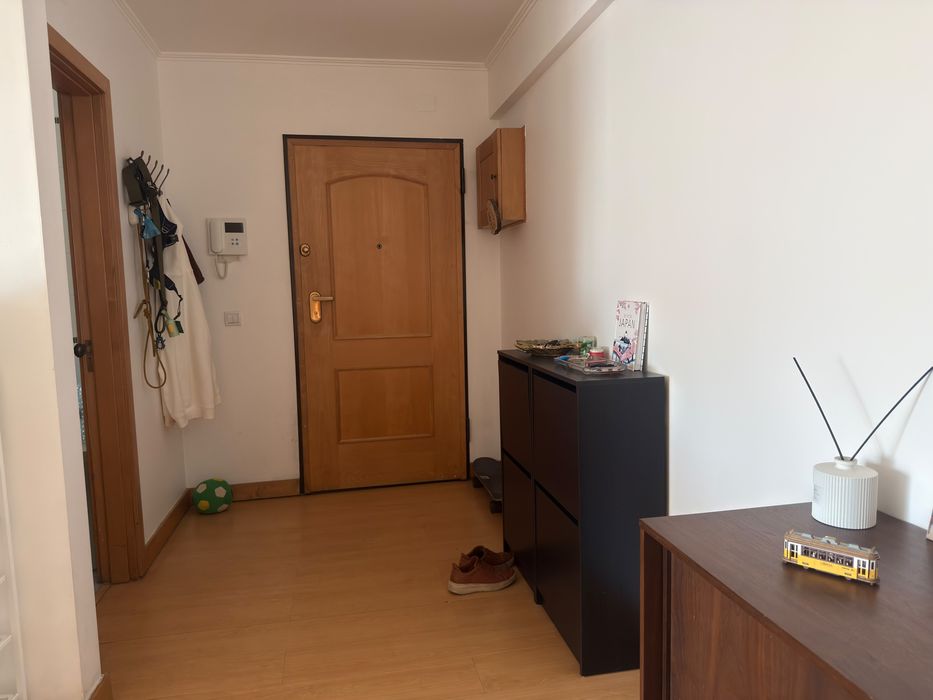T2 com 90 m², garagem e arrecadação | A 1 minuto do Metro