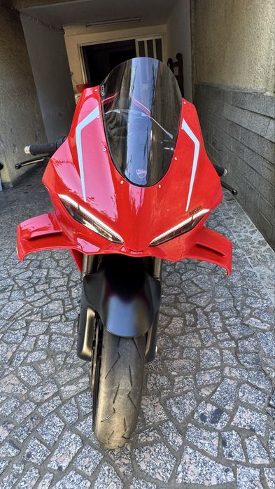 Ducati Panigale v4 Akrapovic
