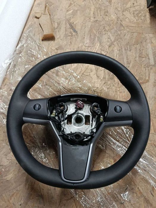 Кермо \ руль Tesla model Y \ model 3