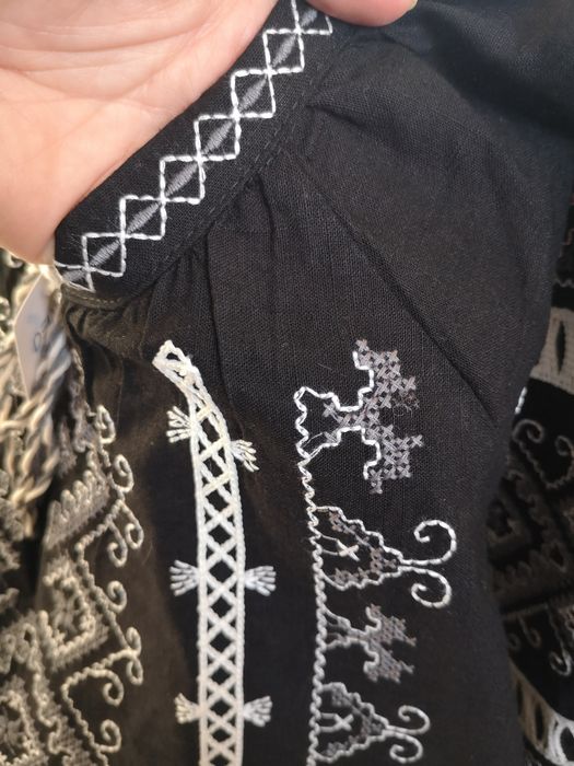 Натуральна вишиванка S/M, L/XL