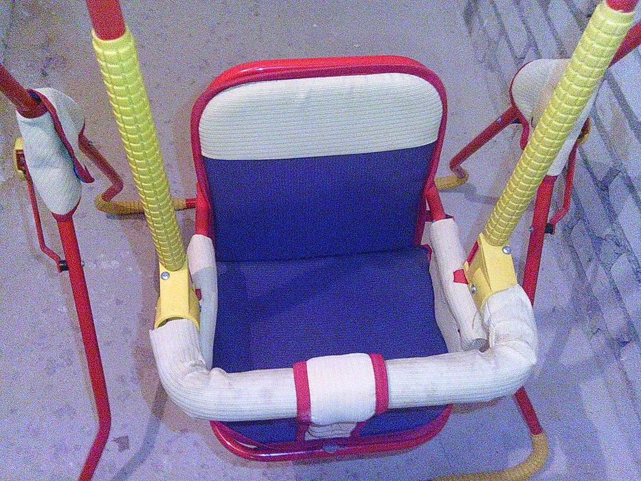 Huśtawka pokojowa dla dziecka, stan bardzo dobry.