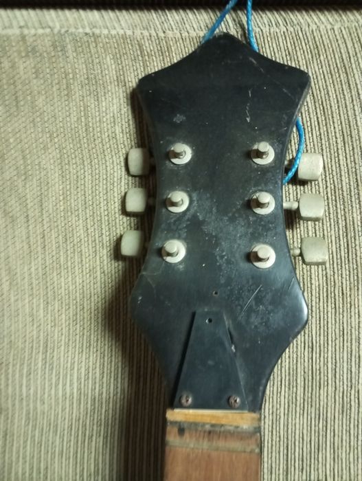 Guitarra elétrica rara russa