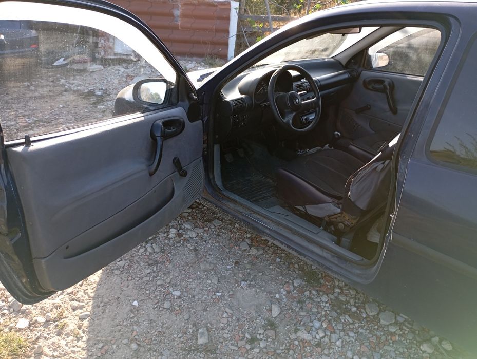 Opel corsa b 1.7 D comercial
