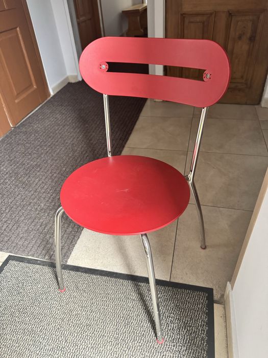 Krzesla rozne i sanki