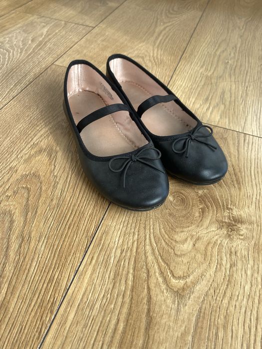 Balerinki h&m czarne galowe 33