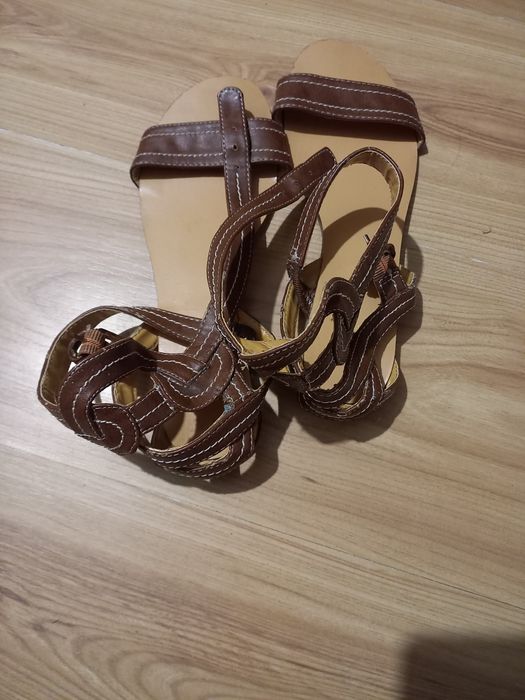 Sprzedam buty damskie