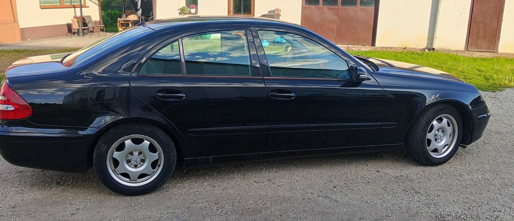 samochód mercedes
