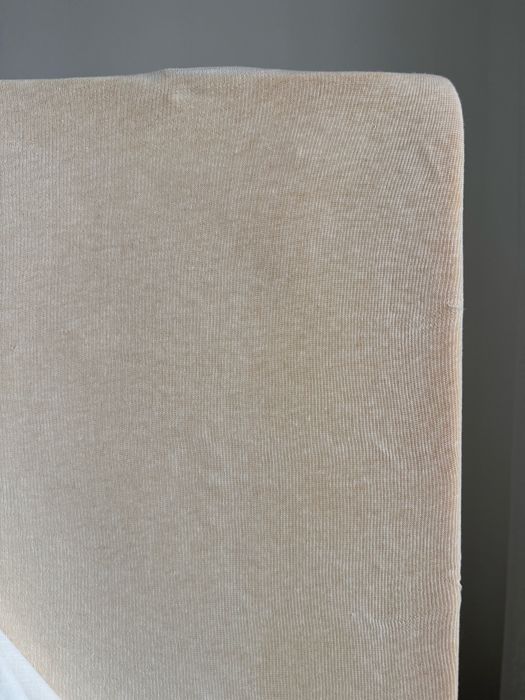 Матрас, ліжко, сон