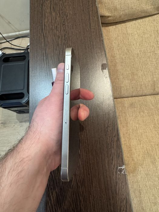 Продам iphone 15 pro max 256 natural titanium (99 аккум)