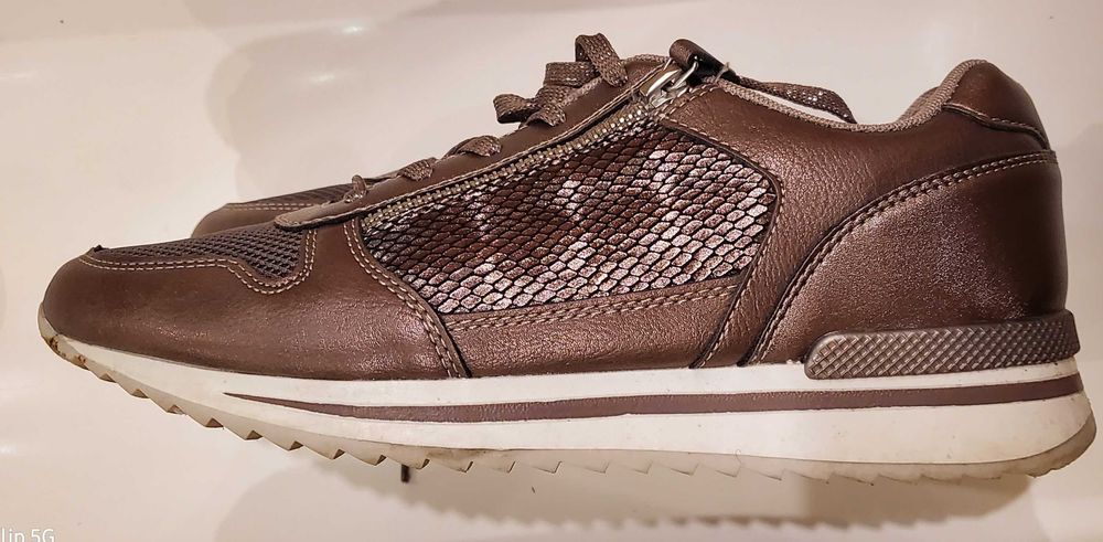 Buty 40 sneakersy złoto-miedziane graceland