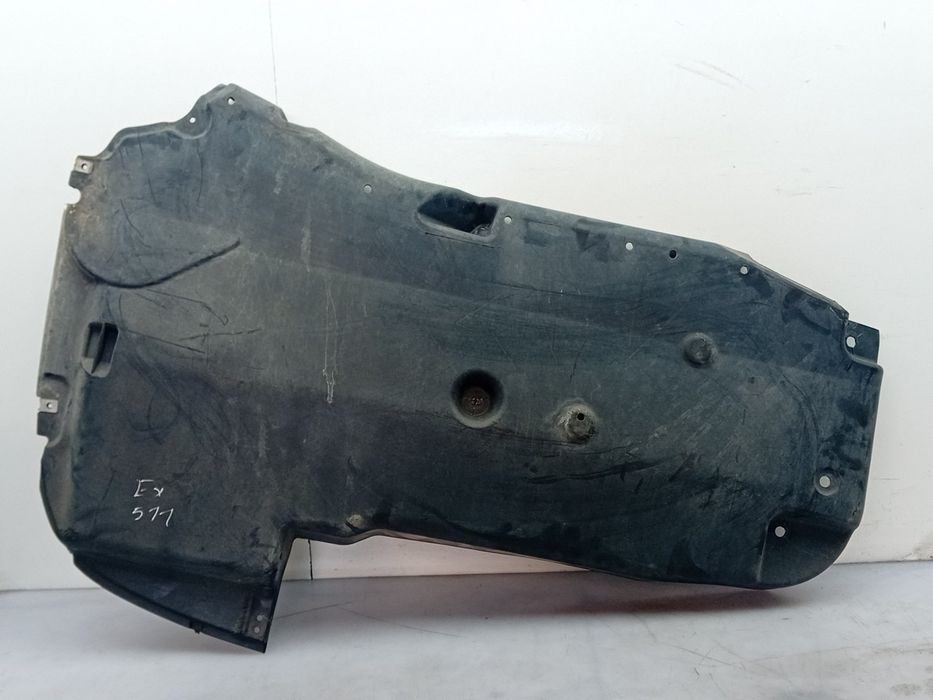 Blindagem inferior do motor MERCEDES-BENZ Classe C (W205)