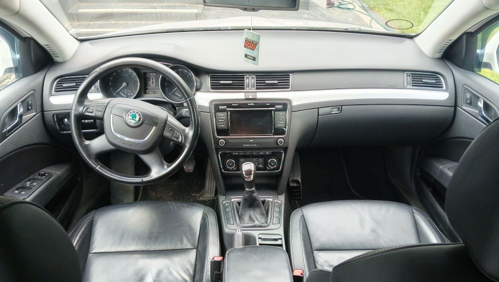 Skoda suberb 2012//2.0 disel 4x4