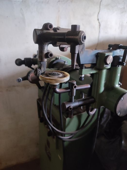 Máquina para a indústria do calçado